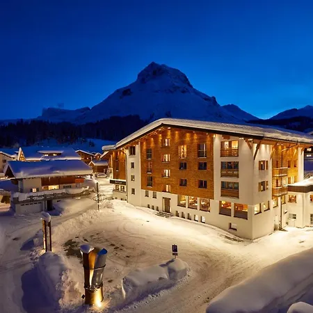 Hotel Auriga 4*